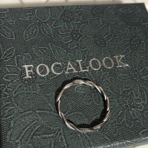 Focalook Sterling Silver Twisted Ring size 8 New In Box 1.18g